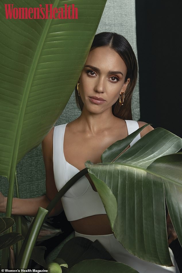 'Thiên thần bóng tối' Jessica Alba U40 dáng vóc vẫn đẹp tuyệt mỹ - ảnh 7