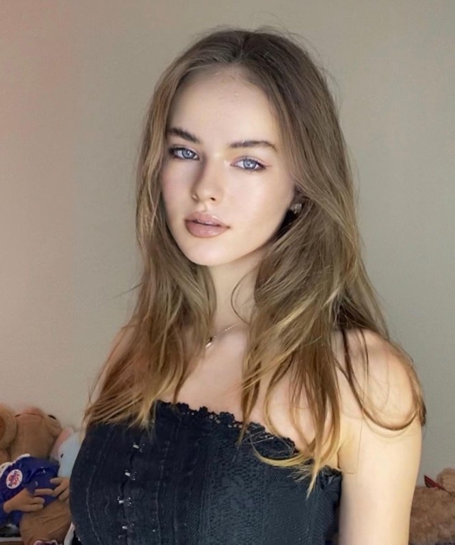 Cô bé mẫu nhí người Nga Kristina Pimenova chụp ảnh áo tắm ở tuổi 16 - ảnh 10