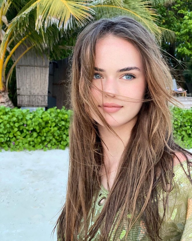 Cô bé mẫu nhí người Nga Kristina Pimenova chụp ảnh áo tắm ở tuổi 16 - ảnh 6