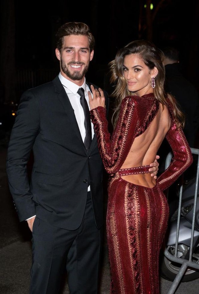 Siêu mẫu Izabel Goulart diện bikini tôn dáng rực lửa - ảnh 19