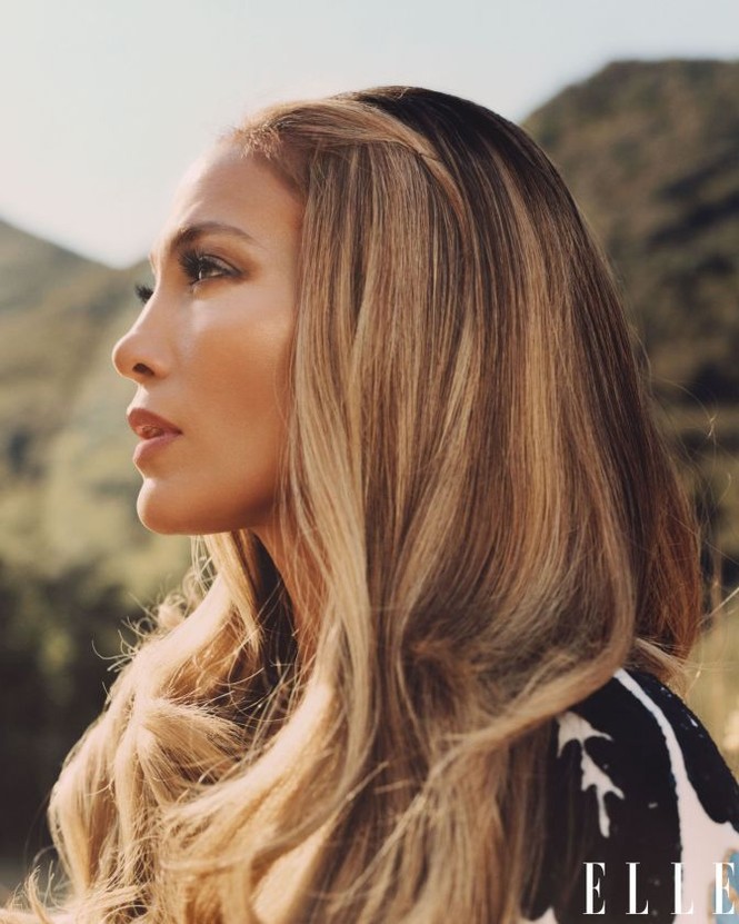 Jennifer Lopez khoe đường cong nóng bỏng giữa lùm xùm của hôn phu kém tuổi - ảnh 16
