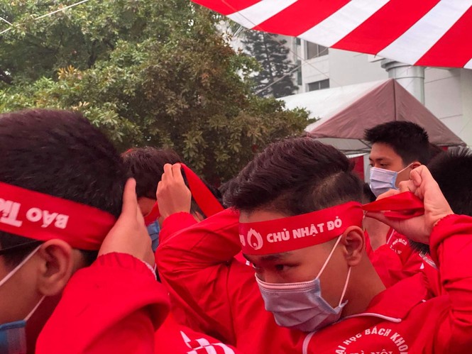 Giọt máu ấm giữa ngày đông lạnh - ảnh 95