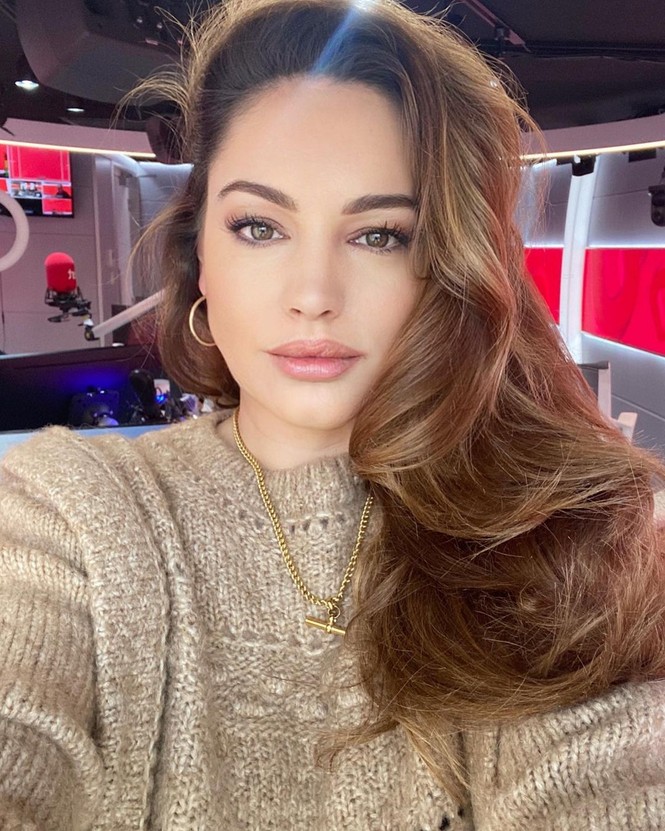 Ngắm đường cong đẫy đà của mỹ nhân xứ sương mù Kelly Brook - ảnh 7