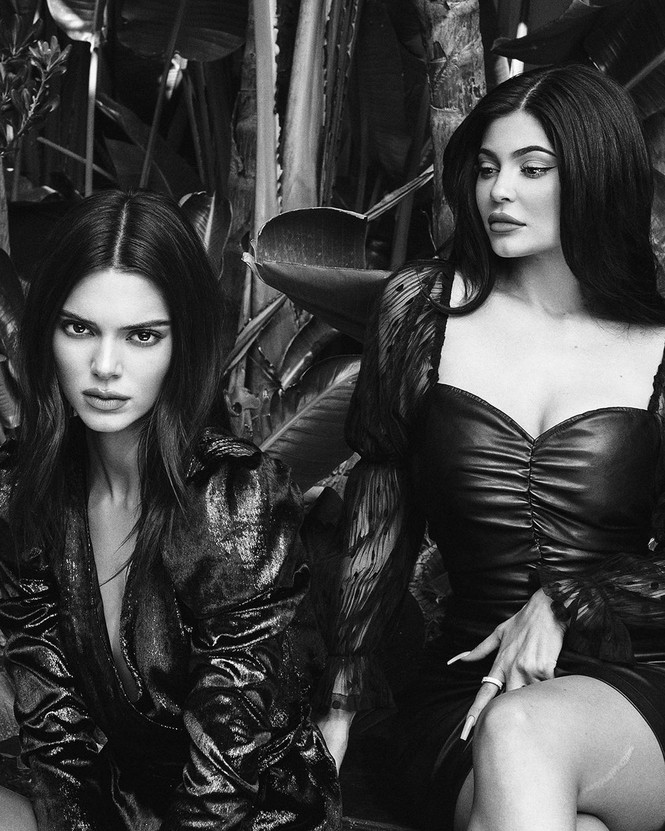 Nữ tỉ phú 23 tuổi Kylie Jenner phô diễn vòng 3 ngoại cỡ - ảnh 12