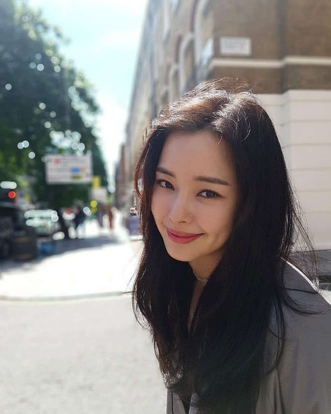Hoa hậu đẹp nhất Hàn Quốc Honey Lee U40 vẫn độc thân quyến rũ - ảnh 14