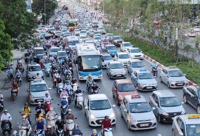 Quận trung tâm Hà Nội sẽ hạn chế xe máy trước - ảnh 1