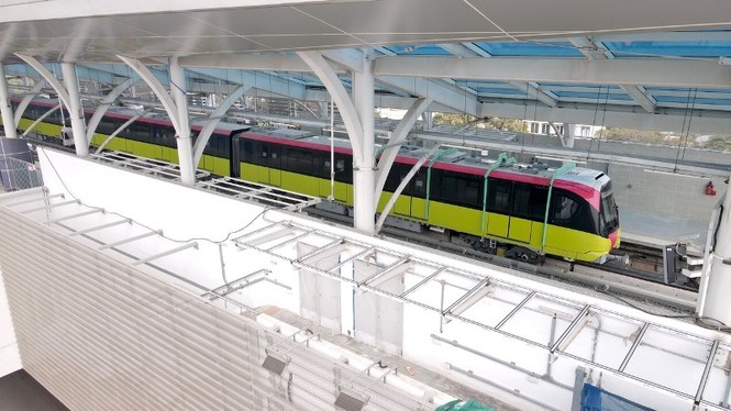 Lộ diện tàu metro Nhổn - ga Hà Nội lăn bánh - ảnh 10