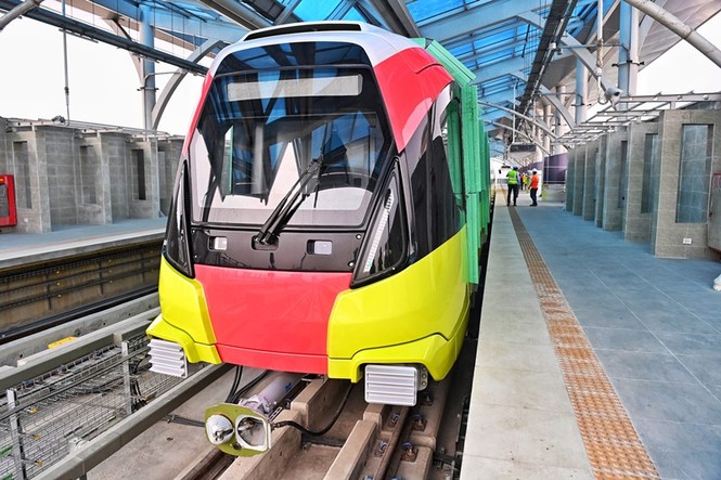 Lộ diện tàu metro Nhổn - ga Hà Nội lăn bánh - ảnh 2