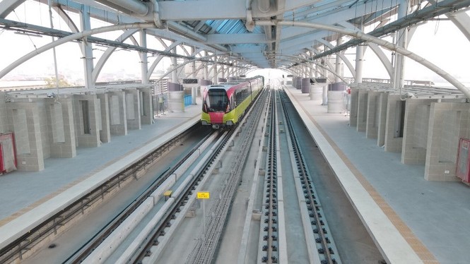 Lộ diện tàu metro Nhổn - ga Hà Nội lăn bánh - ảnh 9