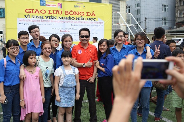 NSND Hoàng Dũng luôn hết mình vì sinh viên - ảnh 2