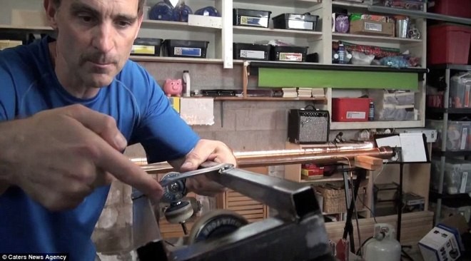 Tự chế đường tàu lượn siêu tốc dài hơn 50m - ảnh 3