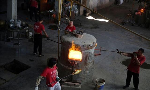 Nghệ nhân 38 tuổi gây chú ý toàn thế giới với 20 năm bên