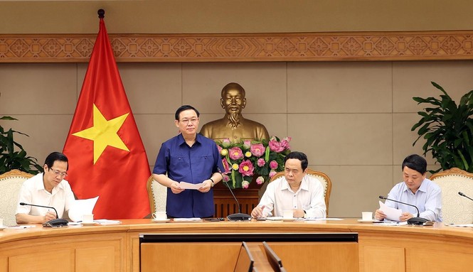 Phó Thủ tướng: 'Không để người có công phải ở nhà tạm' - ảnh 1