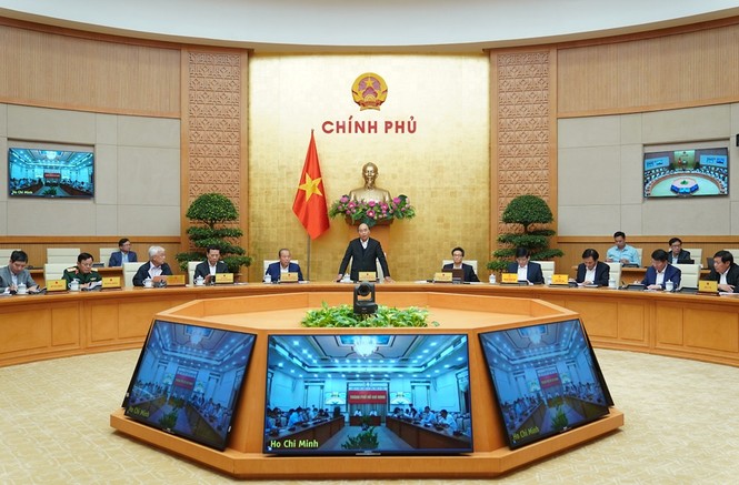 Thủ tướng Nguyễn Xuân Phúc: Tạm dừng các chuyến bay thương mại từ nước ngoài - ảnh 2