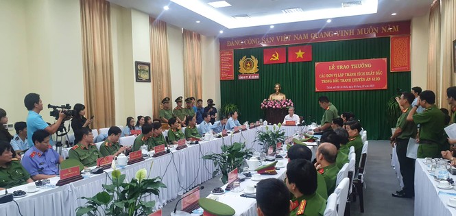 Thu gần 1.400 bánh heroin trong đường dây ma tuý do người Trung Quốc cầm đầu - ảnh 2