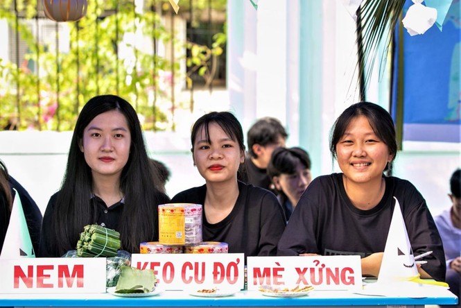Hội chợ du lịch quyên góp từ thiện - ảnh 2