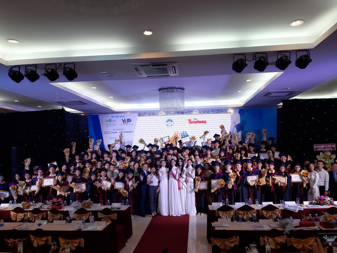 Nâng bước thủ khoa 2020 - ảnh 1