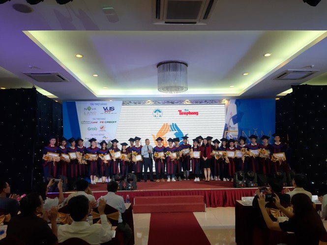 Nâng bước thủ khoa 2020 - ảnh 4
