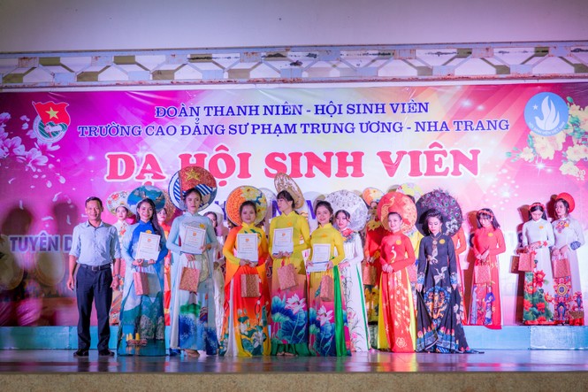 Dạ hội chào năm 2021 - ảnh 7
