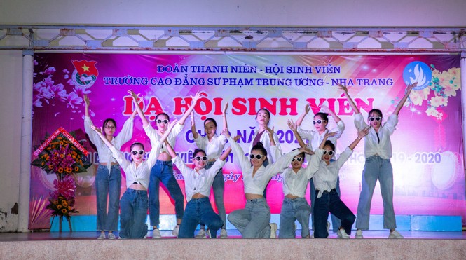 Dạ hội chào năm 2021 - ảnh 6