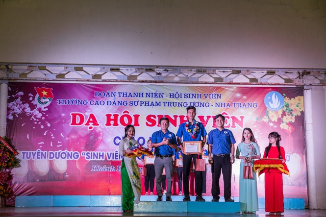 Dạ hội chào năm 2021 - ảnh 11