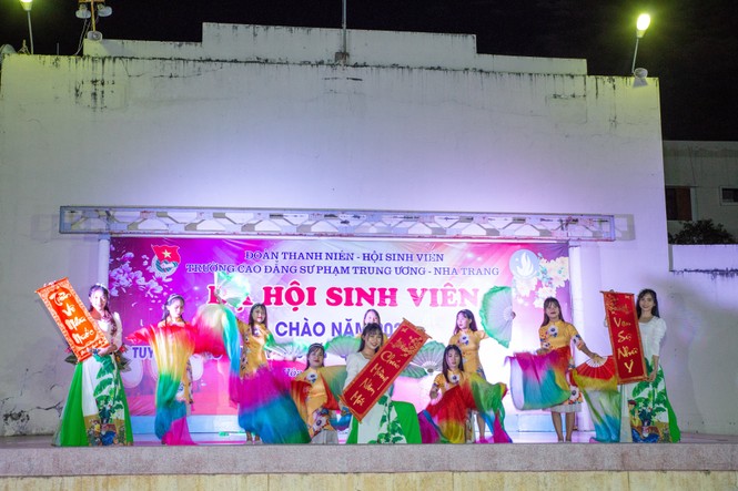 Dạ hội chào năm 2021 - ảnh 2