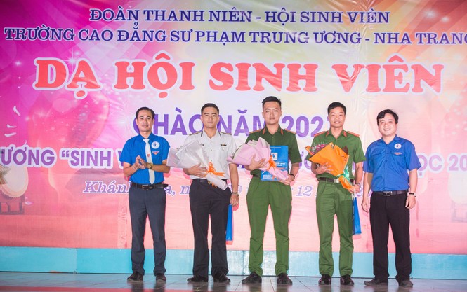 Dạ hội chào năm 2021 - ảnh 5