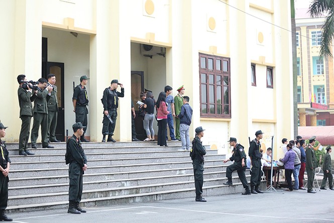 An ninh thắt chặt trong phiên phúc thẩm vụ đánh bạc nghìn tỷ - ảnh 6