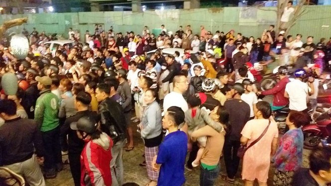 Người đàn ông cắt bộ phận sinh dục, đòi nhảy từ tầng 23 của khách sạn - ảnh 2