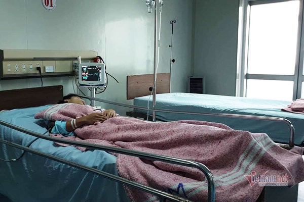 Đánh hội đồng học sinh lớp 9, nam sinh 17 tuổi bị đâm nguy kịch - ảnh 2