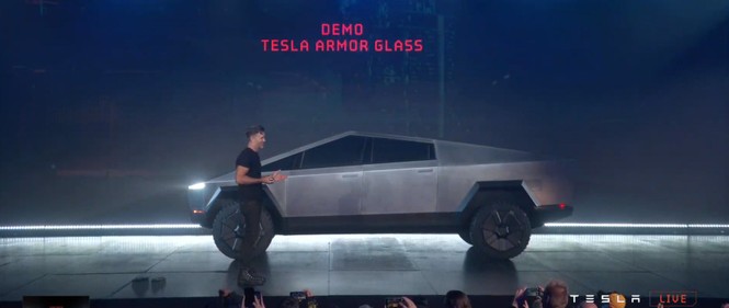 Tesla Cybertruck khiến Elon Musk 'bẽ mặt' ngay trong buổi ra mắt - ảnh 1