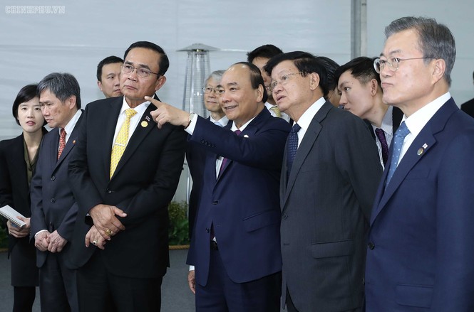 Thủ tướng Nguyễn Xuân Phúc dự lễ động thổ xây dựng thành phố thông minh Hàn Quốc - ảnh 1