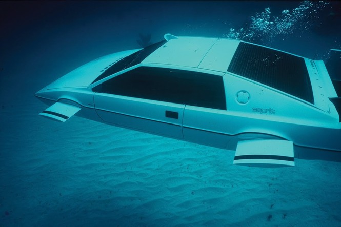 Tỷ phú Elon Musk bỏ gần 1 triệu USD tậu xe phim James Bond - ảnh 3