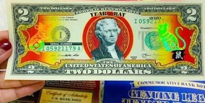 Tờ 2 USD in hình chuột mạ vàng được rao bán rầm rộ - ảnh 1