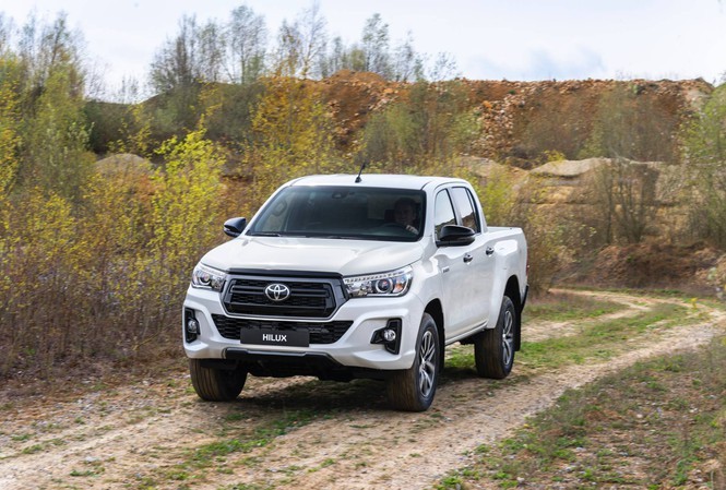 Toyota triệu hồi bán tải Hilux nhập khẩu Thái Lan - ảnh 1