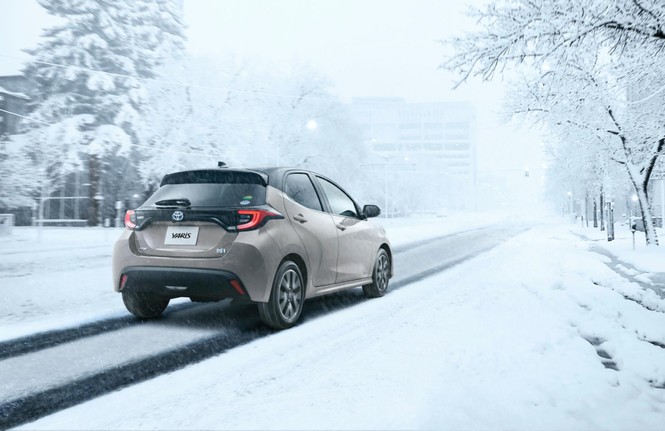 Toyota Yaris thế hệ mới giá 295 triệu đồng tại Nhật Bản - ảnh 1