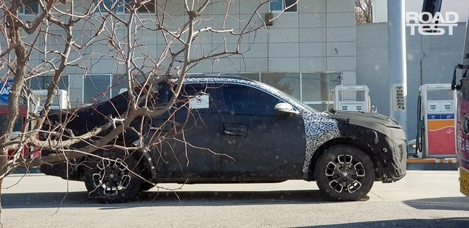 Bán tải Hyundai Santa Cruz lộ ảnh chạy thử - ảnh 3