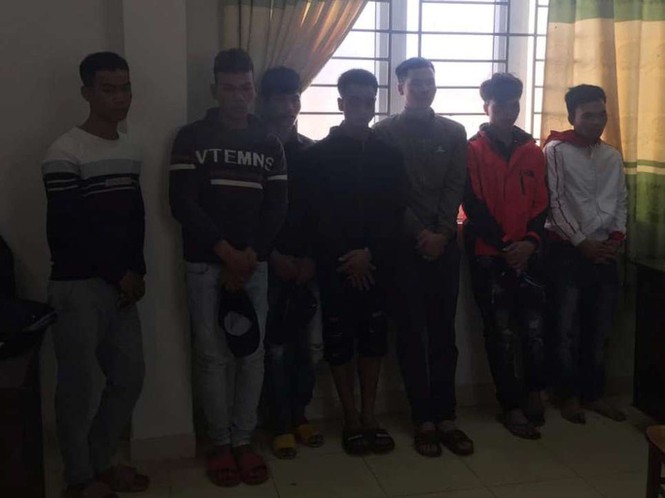Đánh hai công an trọng thương khi bị bắt vì đốt pháo - ảnh 1