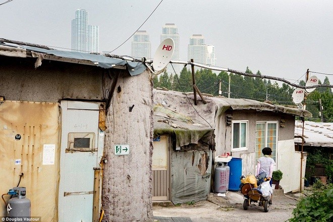 Khu ổ chuột quay 'Ký sinh trùng' từng khiến thế giới sốc về Hàn Quốc - ảnh 4