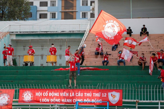 Những cổ động viên siêu may mắn ở Siêu cúp Quốc gia-cúp THACO 2019 - ảnh 11