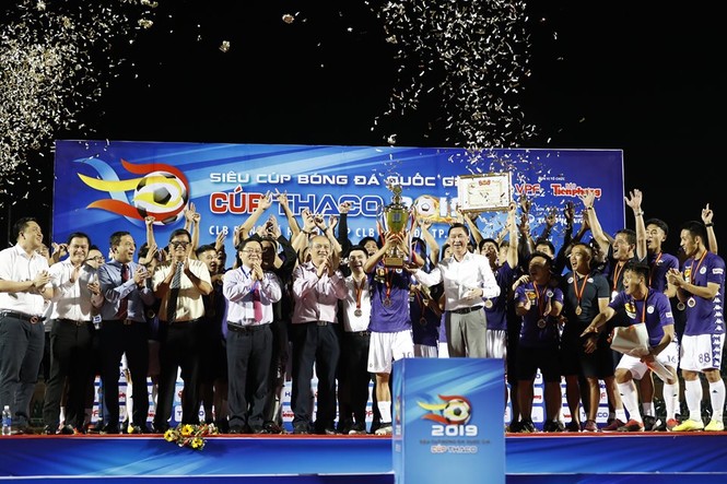 Khoảnh khắc Hà Nội FC nhận Siêu cúp Quốc gia - ảnh 8