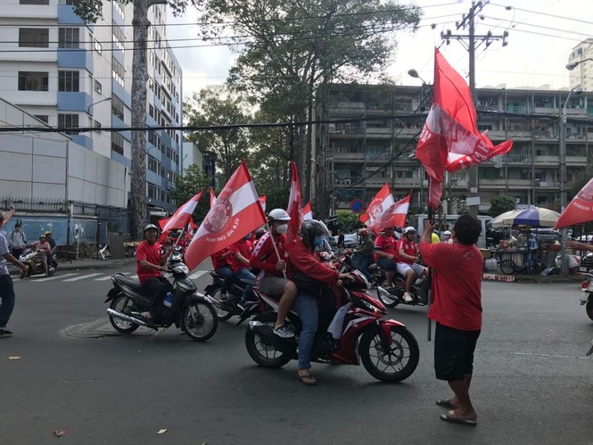 Những cổ động viên siêu may mắn ở Siêu cúp Quốc gia-cúp THACO 2019 - ảnh 3