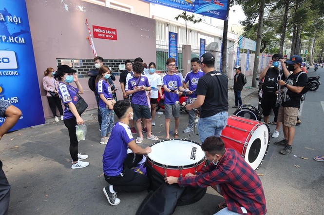 Những cổ động viên siêu may mắn ở Siêu cúp Quốc gia-cúp THACO 2019 - ảnh 7