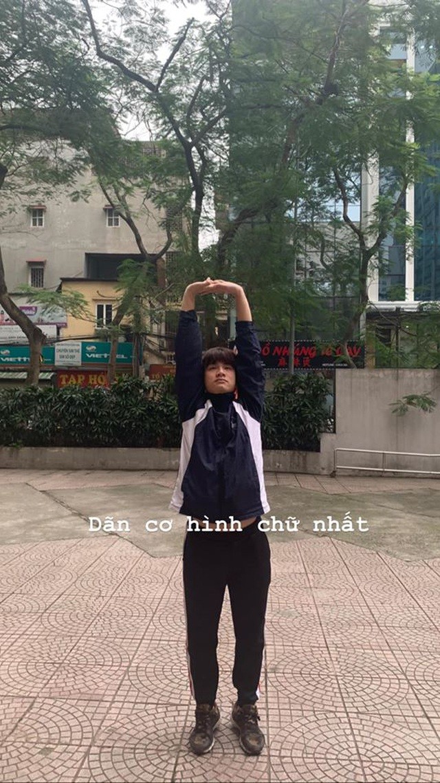 Nam sinh gây 'sốt mạng' với tuyển tập bài học thể dục online mùa dịch - ảnh 3