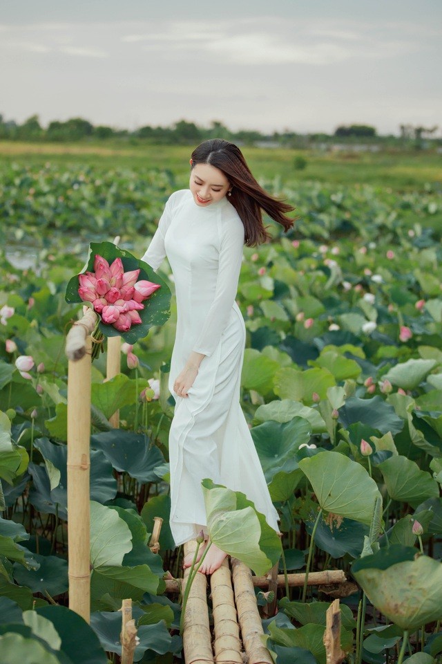 Nhiếp ảnh gia 'xấu trai' cưa đổ vợ đẹp với lời hứa tặng 10.000 ảnh để đời - ảnh 16