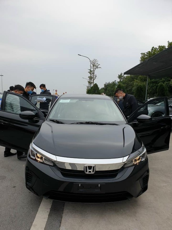 Lộ ảnh thực tế Honda City mới trước ngày ra mắt - ảnh 1