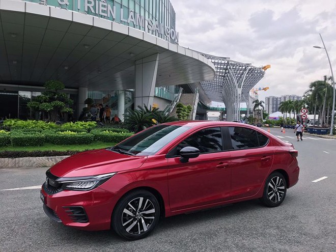 Lộ ảnh thực tế Honda City mới trước ngày ra mắt - ảnh 6