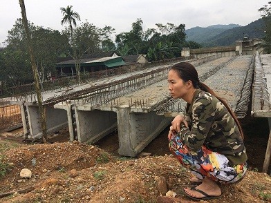 Cán bộ huyện tư vấn nhà thầu “lách” các cơ quan chức năng - ảnh 2