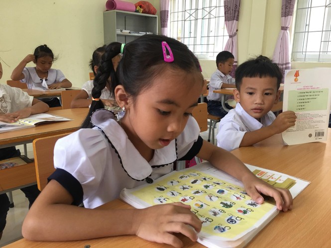 Thầy trò vùng lũ Quan Sơn hối hả cho ngày khai giảng - ảnh 4
