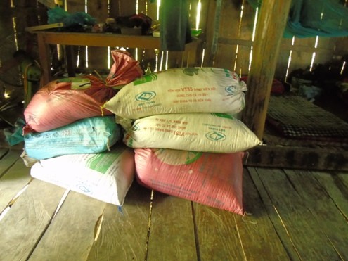 Bi kịch gia đình có thi thể người thân bó chăn chở xe máy - ảnh 6